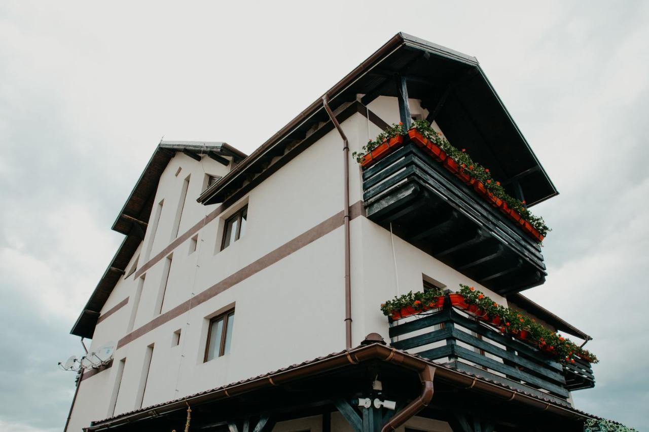 Popasul Transilvania Piatra Fantanele Exteriér fotografie