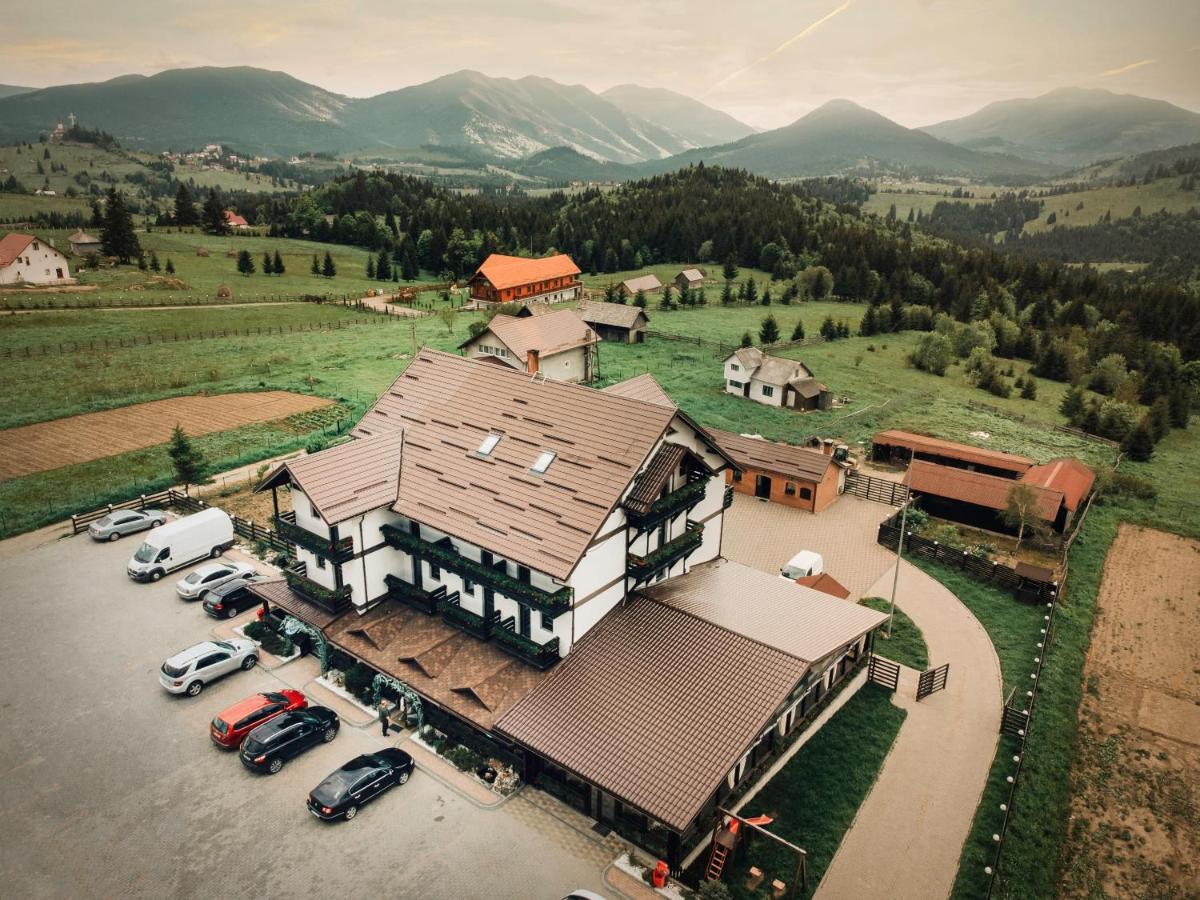 Popasul Transilvania Piatra Fantanele Exteriér fotografie